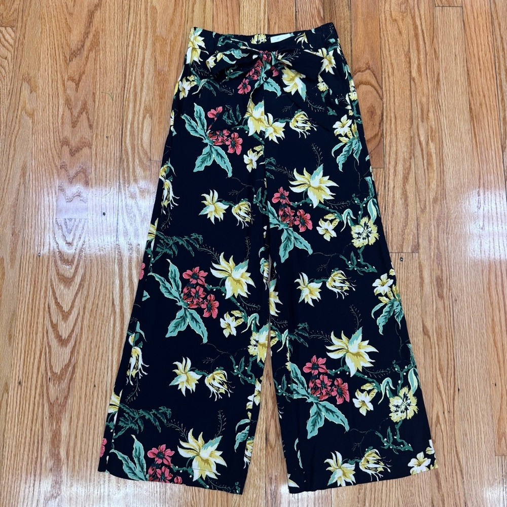 Aritzia Wilfred Black Floral Faun Wide-Leg Cropped Pants